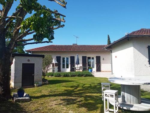 maison à la campagne avec piscine (maison a la campagne avec piscine) in Negrepelisse