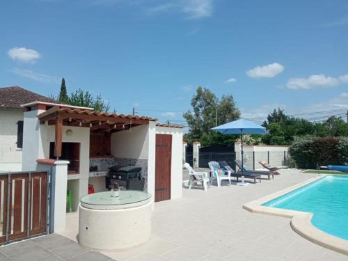 maison à la campagne avec piscine (maison a la campagne avec piscine) in Negrepelisse