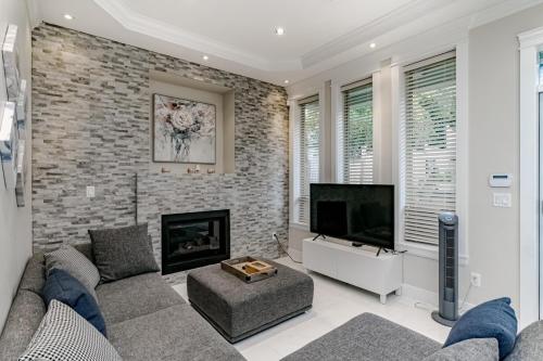 Upscale 4BR Vancouver