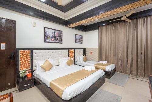 Deluxe Double or Twin Room with City View image 5