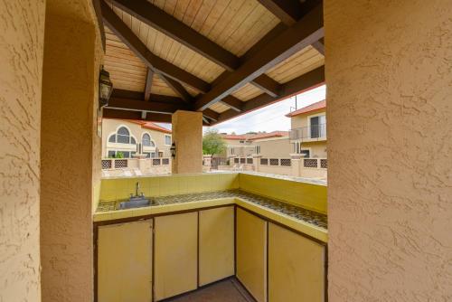 Pointe Resort Condo with Balcony and Spa 14 Mi to PHX! - image 7