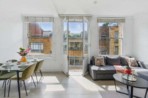 Elegant Central London 2BR Apartment with Lift, London