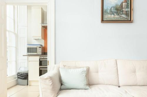 FFF Bright & Central & Elegant 1 Bed Home in Bath, Bath (photo 9)