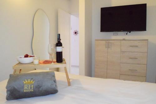 Three-Bedroom Apartment room in Amplio apto 3 hab en Centenario