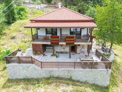 Каменната къща in Laki