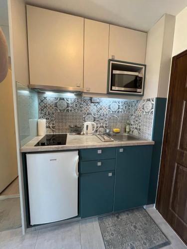 Konyha, Blue moon in Liman