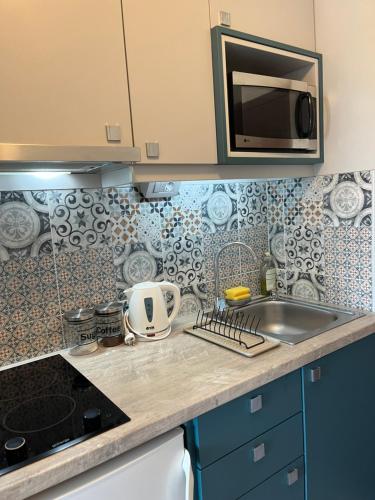 Konyha, Blue moon in Liman