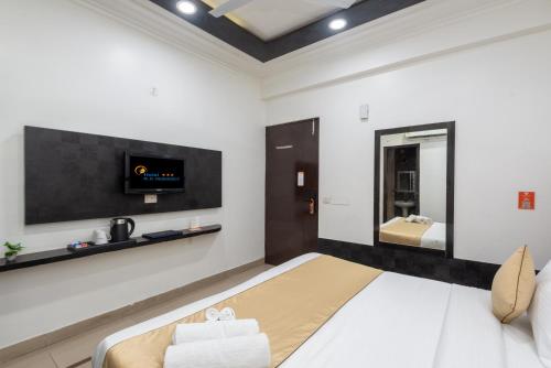 Deluxe Room image 5