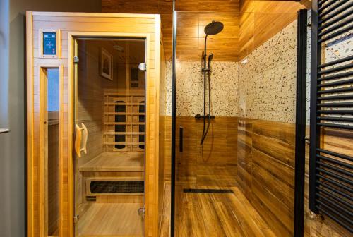 Zuhanyzó, Mariska Villa in Marosfő