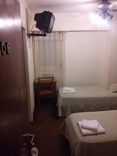 Single Room image 5