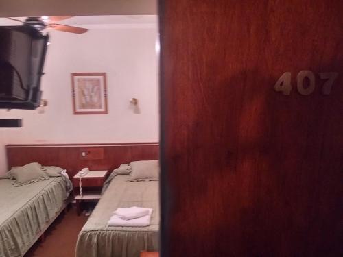 Single Room image 6