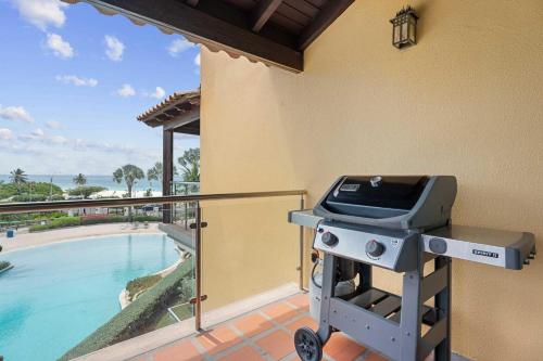 Beachfront - Deluxe View 1BR condo - E323-2, Palm-Eagle Beach (photo 3)