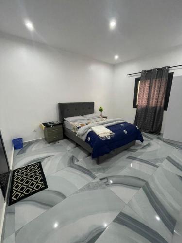 One-Bedroom Apartment image 6