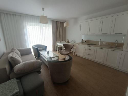 Exterior view of Apartamenty nad jeziorem Nyskim - Orzechowa 22