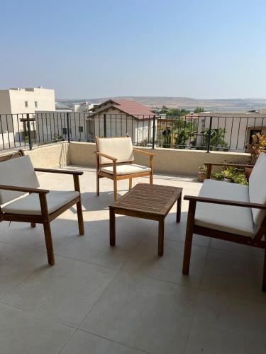 Balkons/terase, פינה למרגלות הגלבוע in Bet Alfa