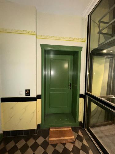 Cozy Altbau in Friedrichshain - Westwing Design, Berlin (photo 3)