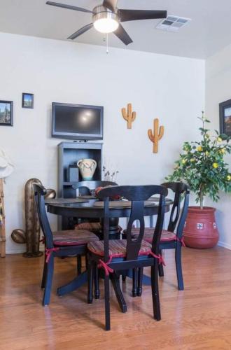 Sunset views from your North Phoenix condo in Tramonto