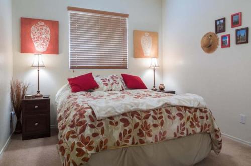 Sunset views from your North Phoenix condo in Tramonto
