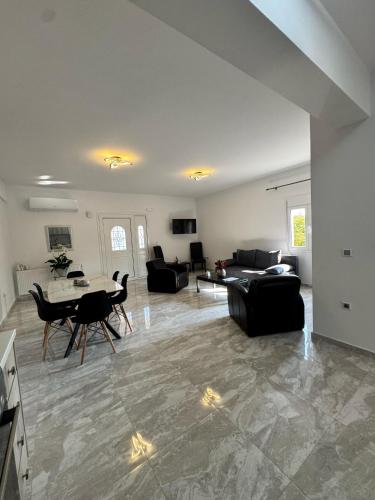 Létesítmények, Anemomilos in Varella