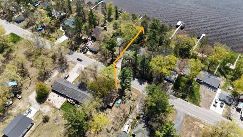 New! Chappys Cabin - Cute And Comfy! in Oscoda, USA