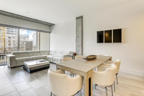 Modern Sarasota Condo with Pool Walk to Water! in Rosemary District