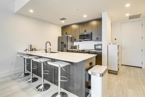 Modern Sarasota Condo with Pool Walk to Water! in Rosemary District