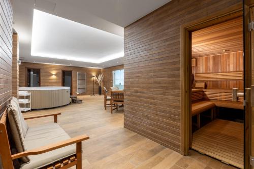 Pezsgőfürdő, Moser Living and Wellness Apartment in Vízpart/Beach