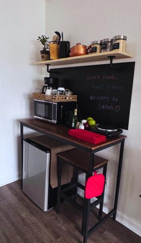 Instalações, Luna's Cozy Private Hosted Suite with Fireplace and 2 Bedrooms in Castro Valley (CA)