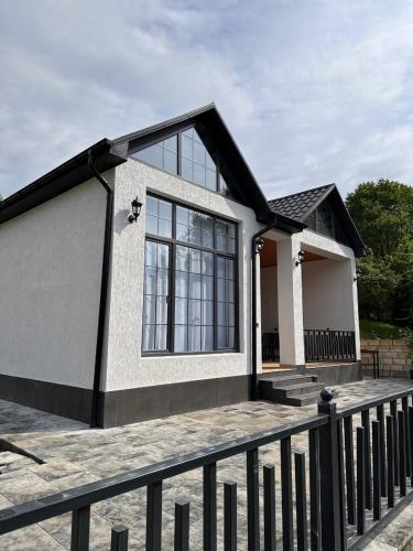 Luxury villa with a view in Qechresh