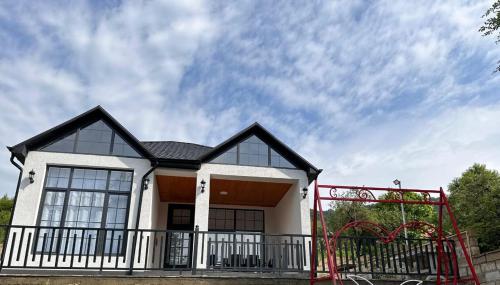 Luxury villa with a view in Qechresh