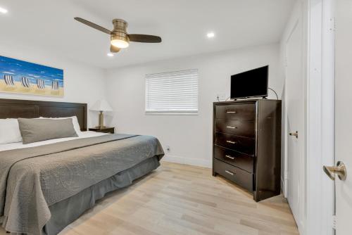 ULTRA peaceful 2 bedroom beach&boardwalk apartment in Hollywood, USA
