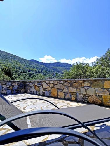 Lithos Haven in Agios Paraskevi