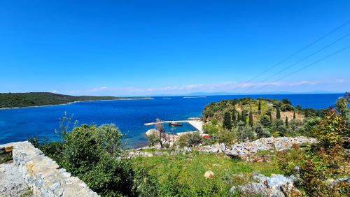 Lithos Haven in Agios Paraskevi