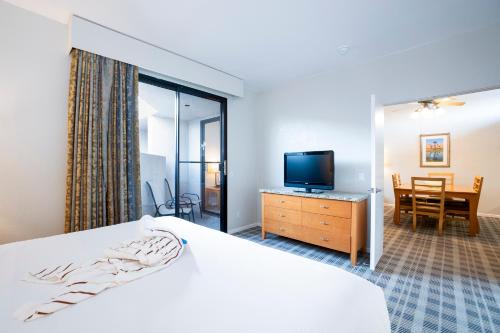Two-Bedroom Suite image 7