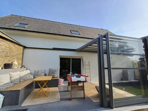 Magnifique maison contemporaine piscine chauffee in Goandour