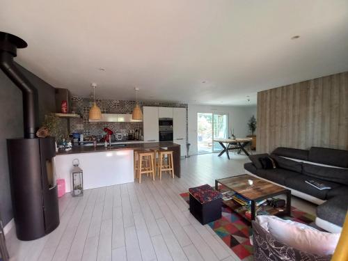 Magnifique maison contemporaine piscine chauffee in Goandour