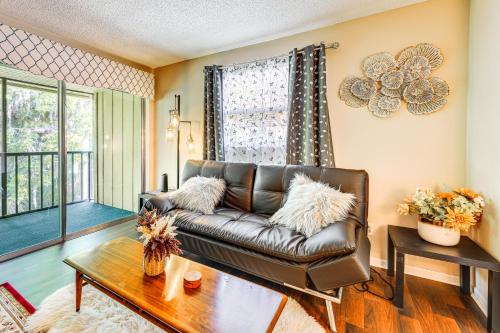 Quiet Condo with Balcony, Walk to Lake Monroe! in Deltona, USA