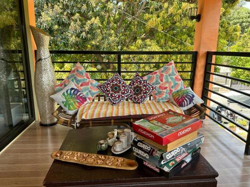 KEHLANI Vacation Farmhouse in Hermosa