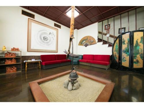 room detail thumbnail 2