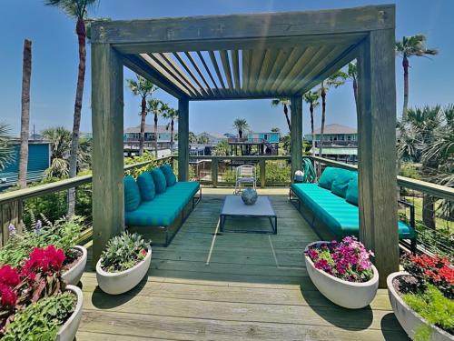 Jamaica Palms Oasis