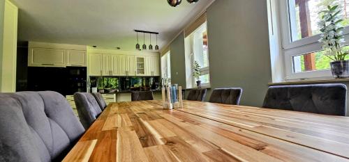 Kitchen, Las Warmegas - Luksusowy Dom Rozrywki z Jacuzzi,Sauna,Padel in Kochanowka