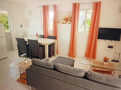 One-Bedroom Apartment image 1