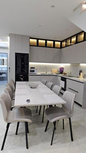 Aventus Luxury Villa - image 3