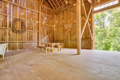 Picturesque Lake Elmo Cottage w/ Fire Pits! in Lake Elmo (MN)