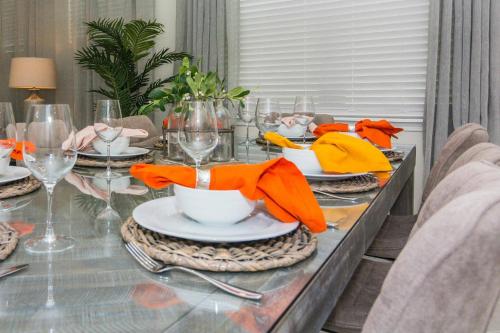 Fabulous Home with Pool at Solterra Resort ST5501 in Davenport, USA