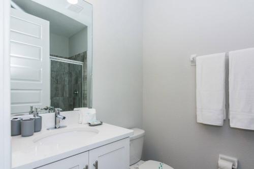 Amazing Home 6 Bedrooms with 6 Suites and private pool at Encore EC7483 - image 21