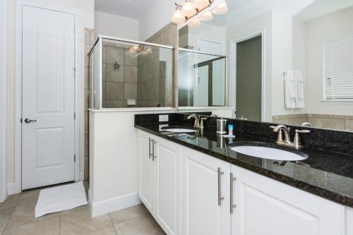 Gorgeous Single Home with private pool at Encore Resort EC7463 - image 25