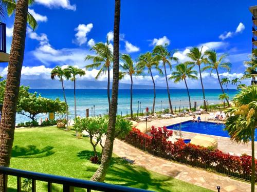 KBM Resorts FREE CAR Kaanapali Shores Ocean view 2-Bedroom Condo with Huge Lanai Steps to Pool KS-258