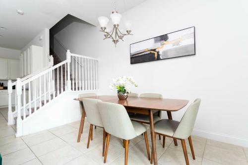 Beautiful townhouse with pool close to Disney in Davenport, USA