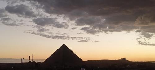 phoenix Pyramids- roof top - image 7